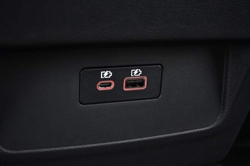 Nissan Frontier Vehicle Full-screen Gallery Image 24