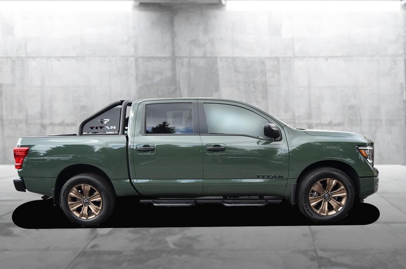 Nissan Titan Vehicle Full-screen Gallery Image 5