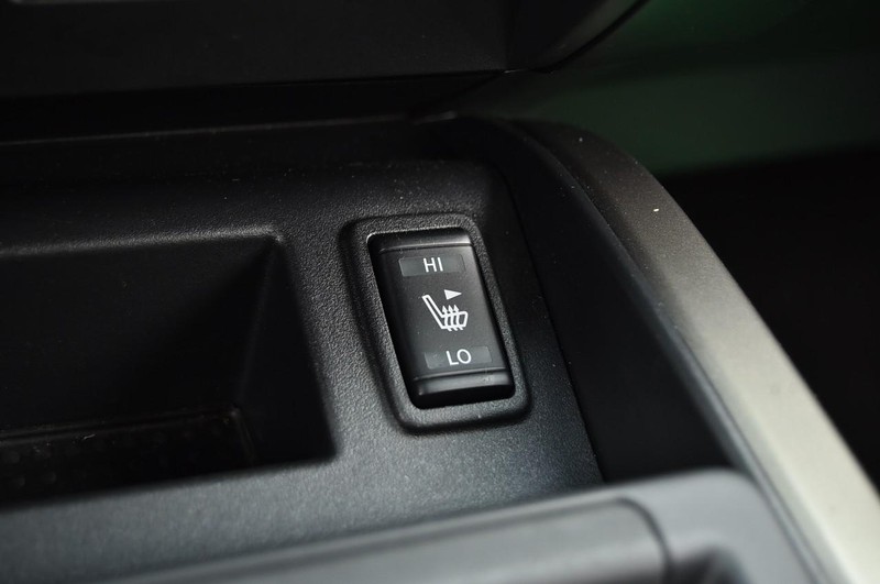 Nissan Titan Vehicle Full-screen Gallery Image 21