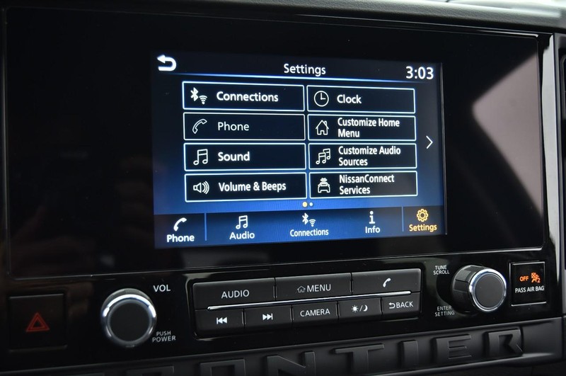 Nissan Frontier Vehicle Full-screen Gallery Image 15