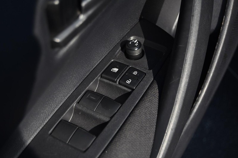 Toyota Corolla Vehicle Image 09