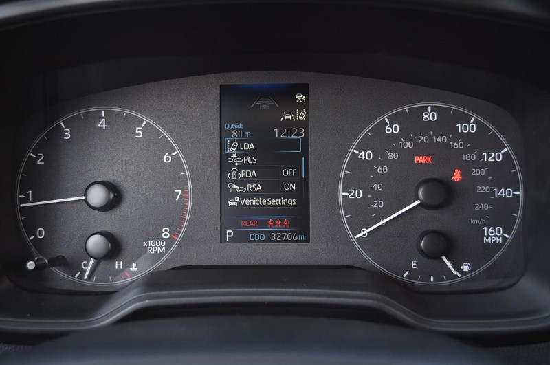 Toyota Corolla Vehicle Image 11