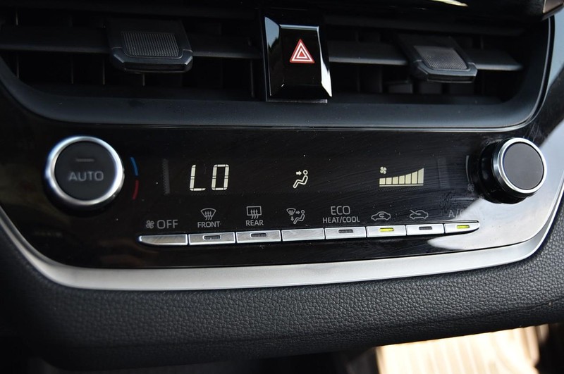 Toyota Corolla Vehicle Image 14