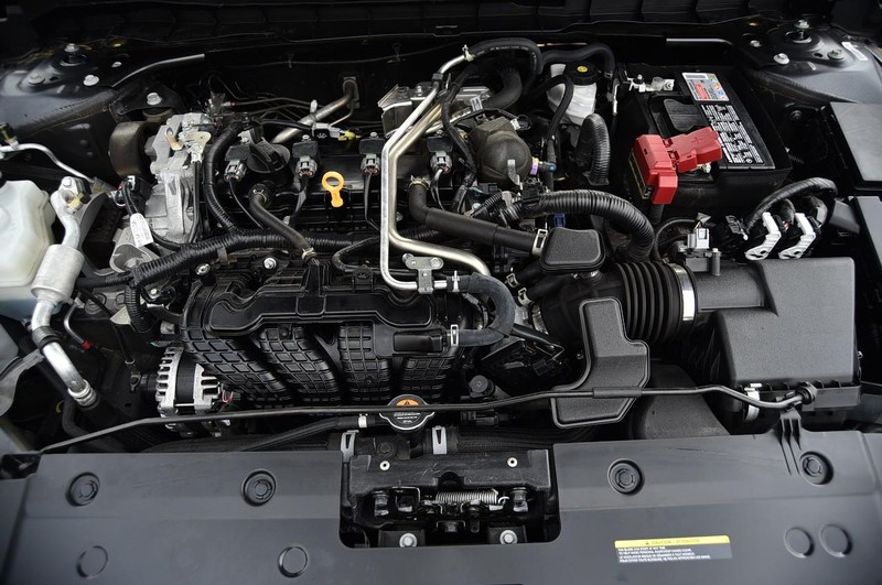 Nissan Altima Vehicle Full-screen Gallery Image 24