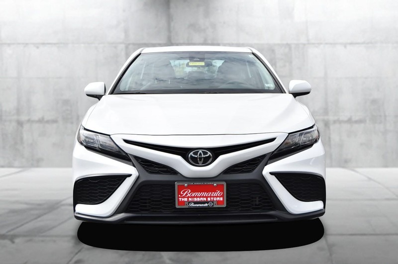 Toyota Camry Vehicle Image 04