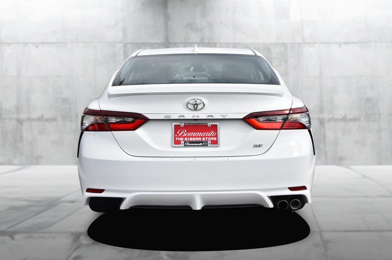 Toyota Camry Vehicle Image 06