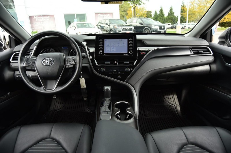 Toyota Camry Vehicle Image 08