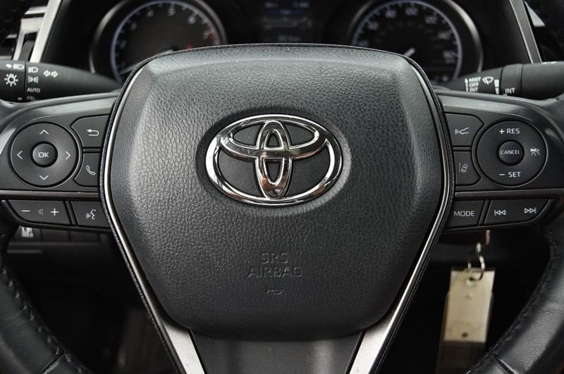Toyota Camry Vehicle Image 17