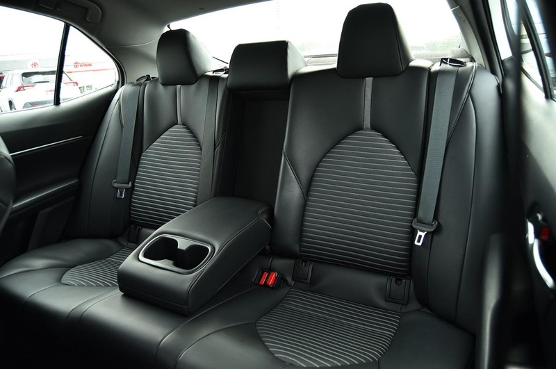 Toyota Camry Vehicle Image 20