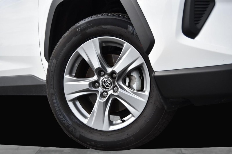 Toyota RAV4 Vehicle Image 03