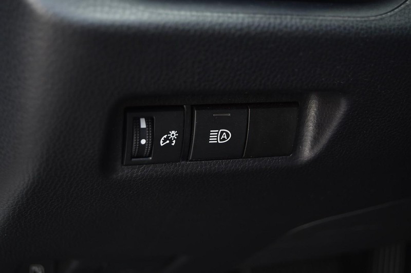 Toyota RAV4 Vehicle Image 11