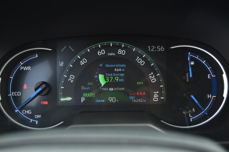 Toyota RAV4 Vehicle Image 12