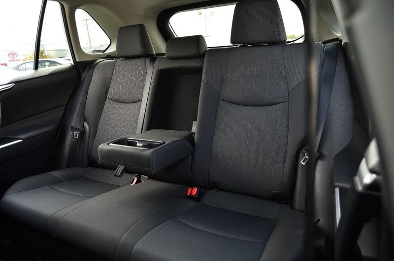 Toyota RAV4 Vehicle Image 21