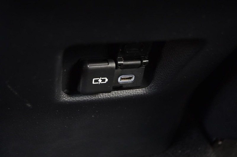 Toyota RAV4 Vehicle Image 23