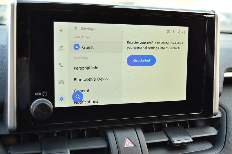 Toyota RAV4 Vehicle Image 14