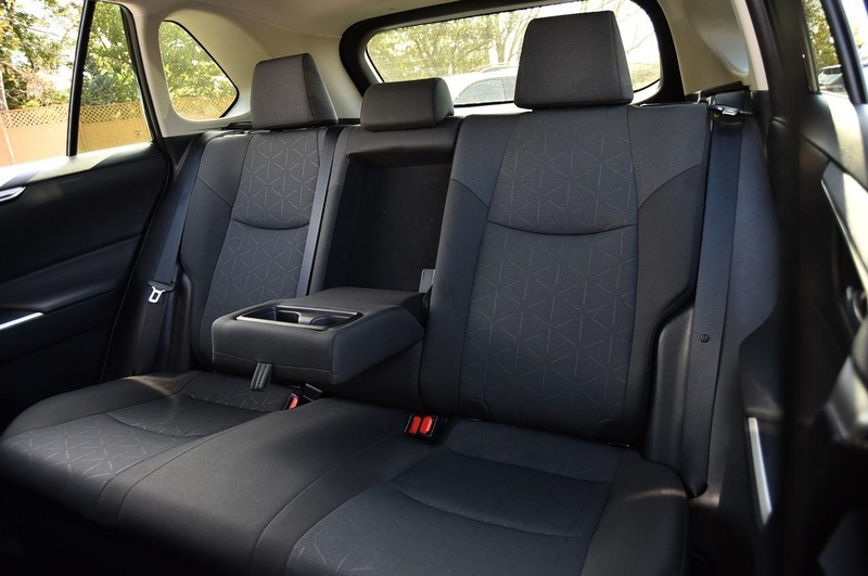 Toyota RAV4 Vehicle Image 20