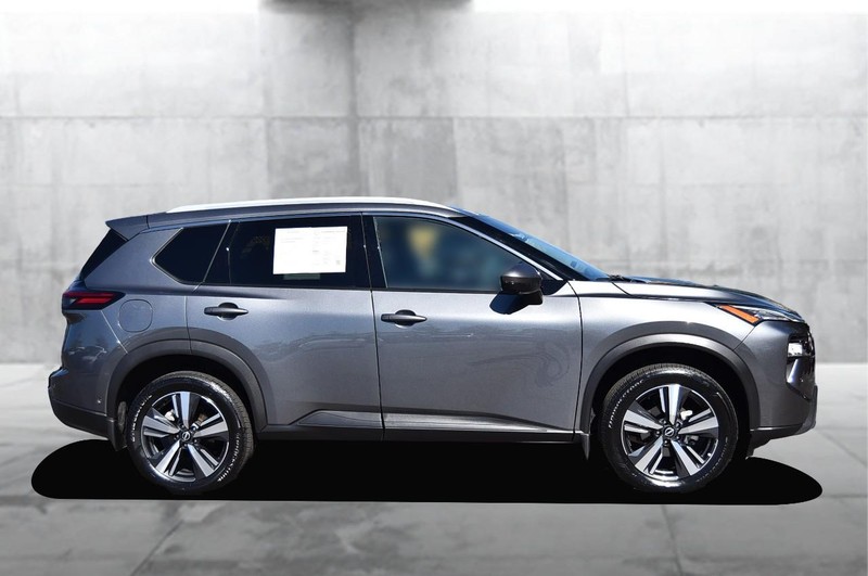 Nissan Rogue Vehicle Image 05