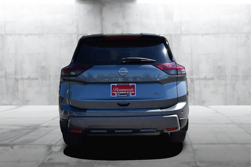 Nissan Rogue Vehicle Image 06