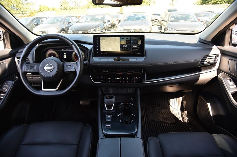 Nissan Rogue Vehicle Image 08