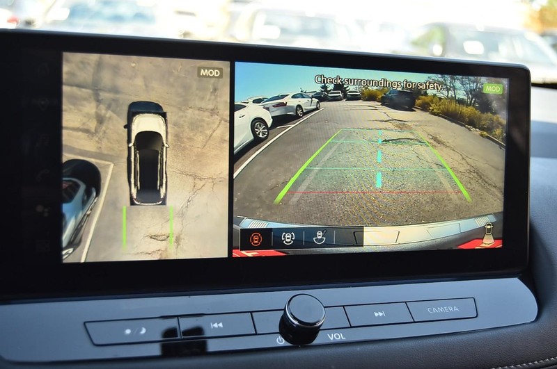 Nissan Rogue Vehicle Image 13