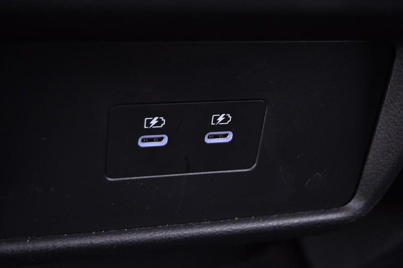 Nissan Rogue Vehicle Image 25