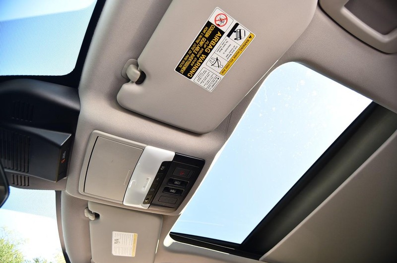 Nissan Rogue Vehicle Image 21