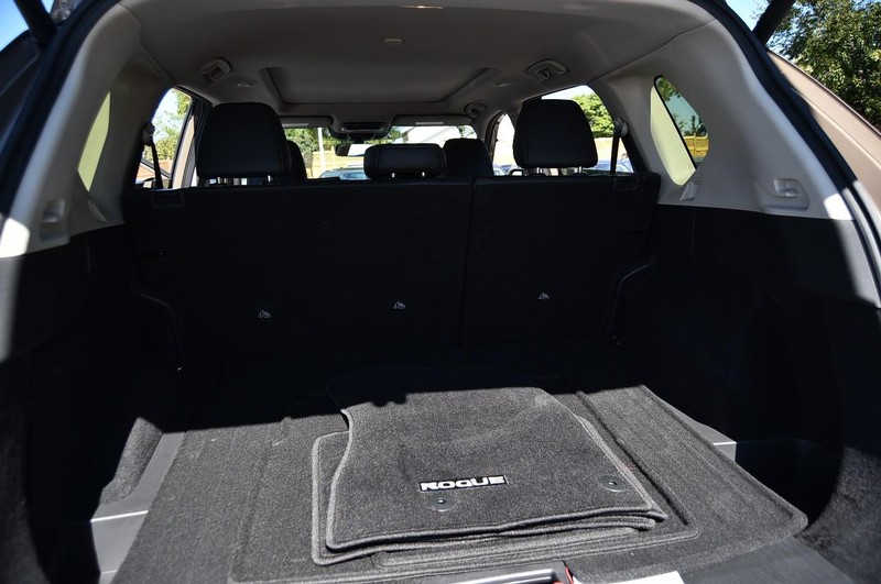 Nissan Rogue Vehicle Image 25