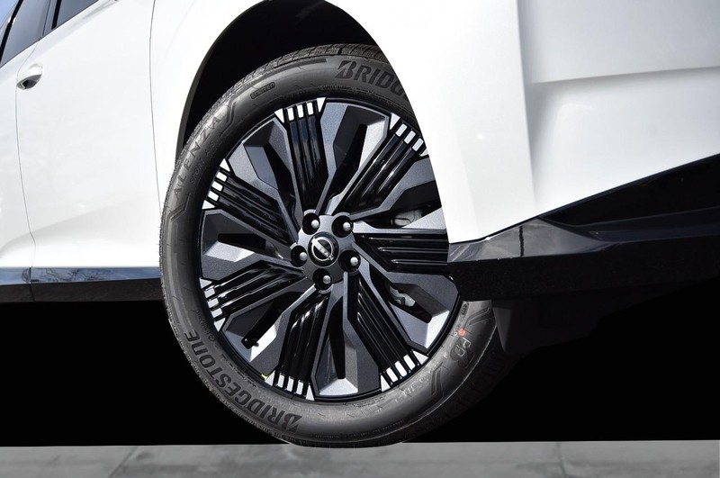 Nissan Murano Vehicle Image 03