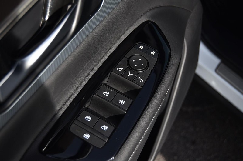 Nissan Murano Vehicle Image 09