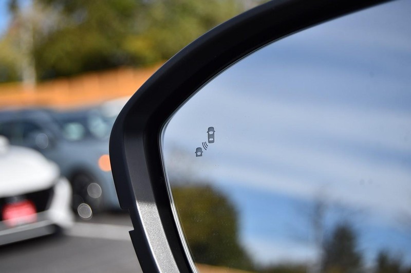 Nissan Murano Vehicle Image 11