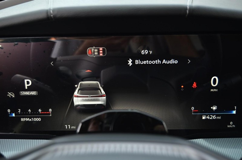 Nissan Murano Vehicle Image 13