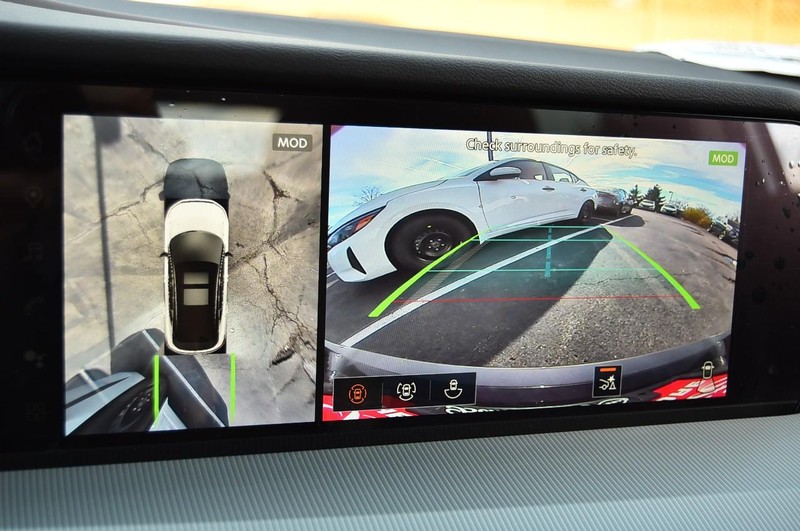 Nissan Murano Vehicle Image 14