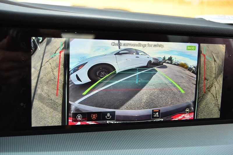 Nissan Murano Vehicle Image 15