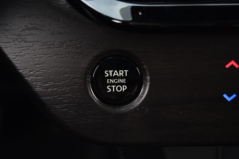 Nissan Murano Vehicle Image 23