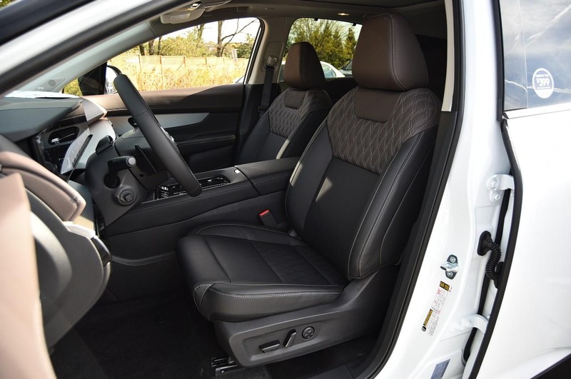 Nissan Murano Vehicle Image 25