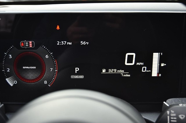 Nissan Kicks Vehicle Image 11