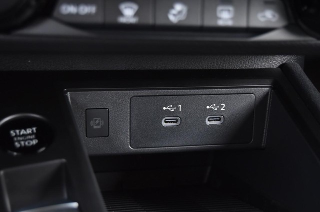 Nissan Kicks Vehicle Image 16