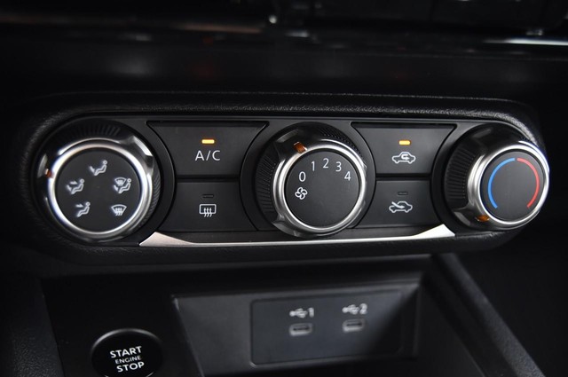 Nissan Kicks Vehicle Image 16