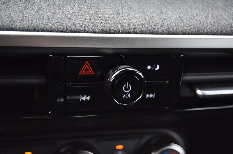 Nissan Kicks Vehicle Image 15