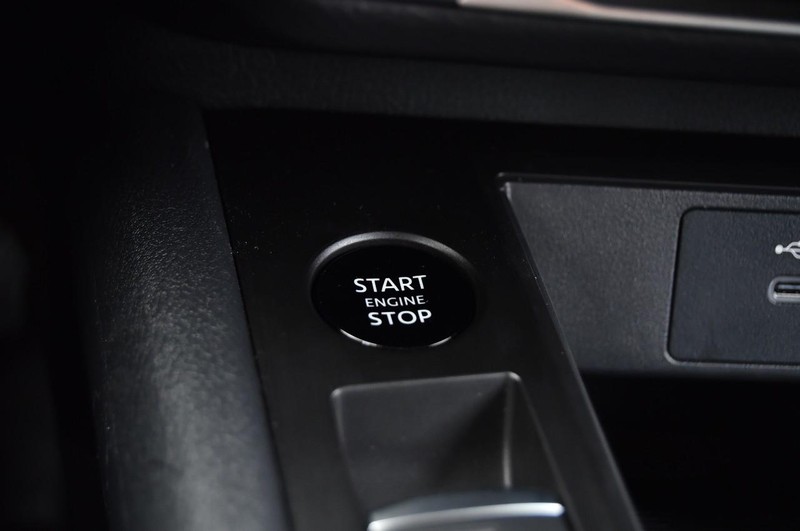 Nissan Kicks Vehicle Image 18