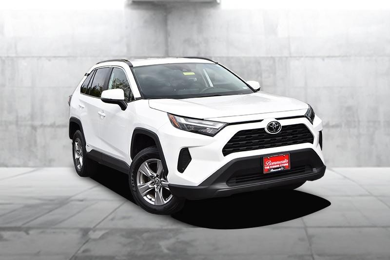 Toyota RAV4 Vehicle Full-screen Gallery Image 2
