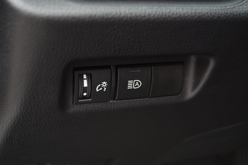 Toyota RAV4 Vehicle Full-screen Gallery Image 11