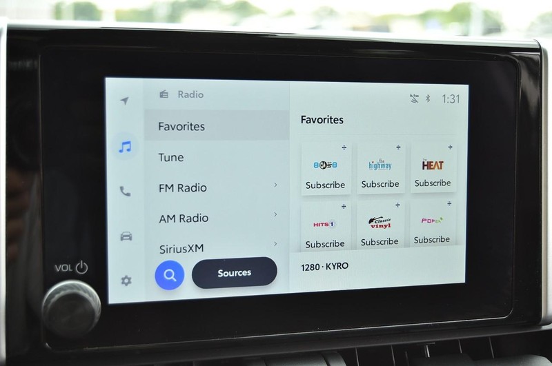 Toyota RAV4 Vehicle Full-screen Gallery Image 14