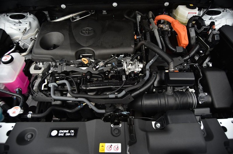 Toyota RAV4 Vehicle Full-screen Gallery Image 25