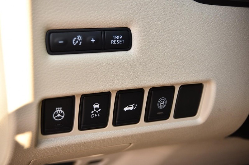 Nissan Murano Vehicle Image 13