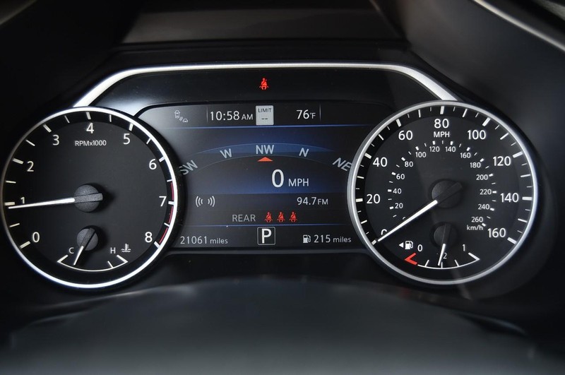 Nissan Murano Vehicle Image 14