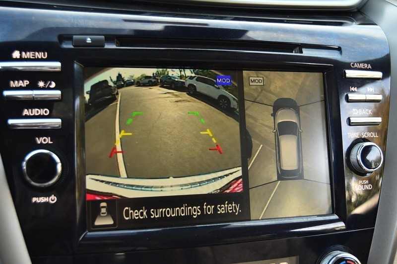 Nissan Murano Vehicle Image 15