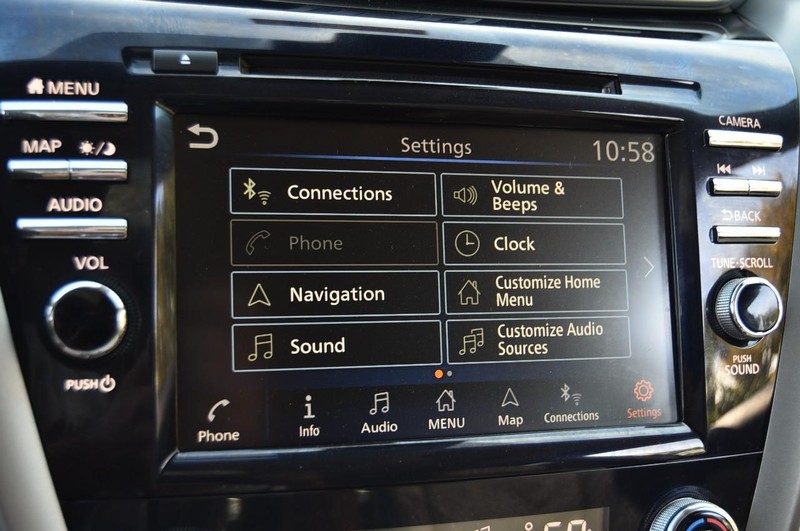 Nissan Murano Vehicle Image 16