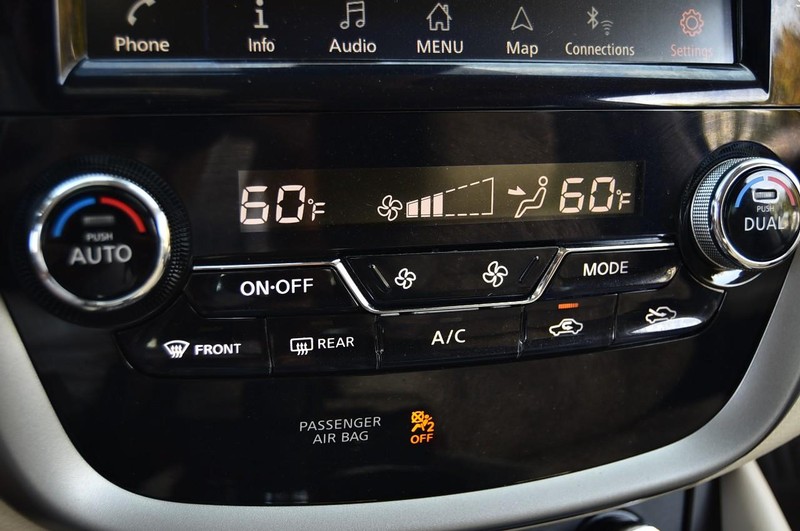 Nissan Murano Vehicle Image 17