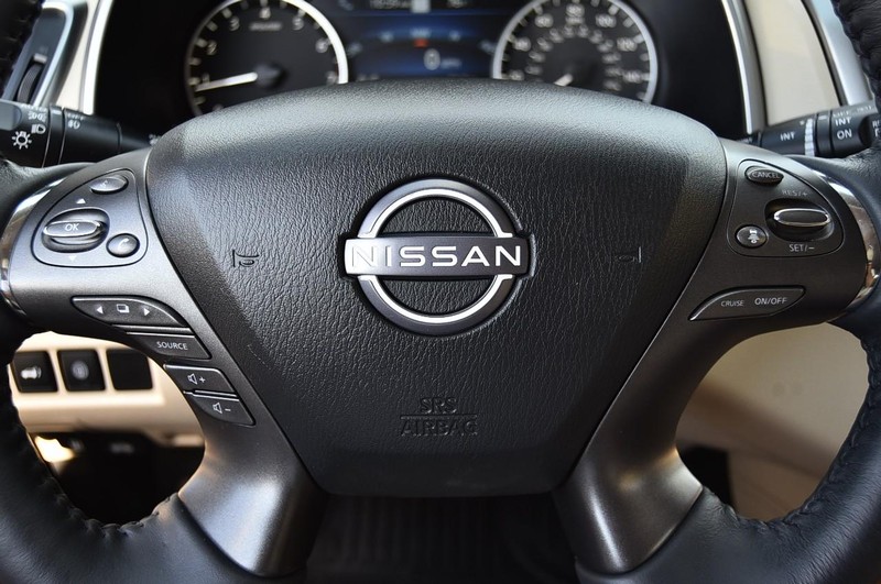 Nissan Murano Vehicle Image 20